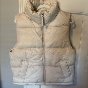 American Eagle Outfitters Cream Puffer Vest, size Medium